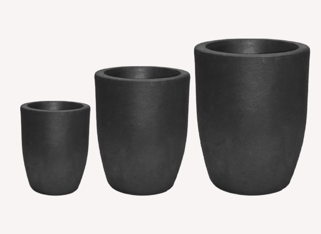 Silicon carbide crucibles for smelting